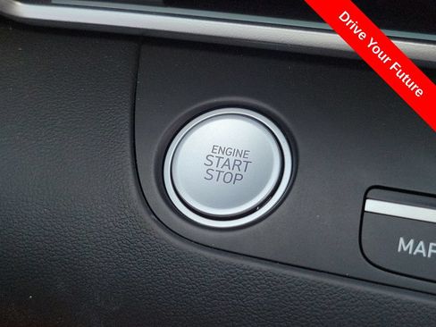 Used 2025 Hyundai Elantra SEL FWD image 9