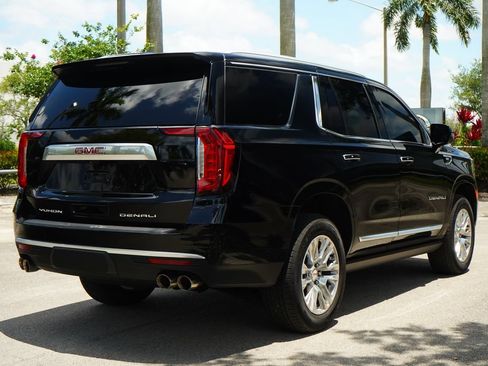 Used 2024 GMC Yukon Denali w/ Advanced Technology Package AWD/4WD image 12