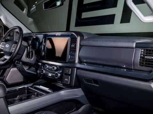 Used 2025 Ford F350 Lariat w/ Lariat Ultimate Package image 32