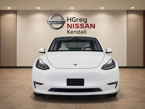 Used 2023 Tesla Model Y Long Range AWD/4WD image 5