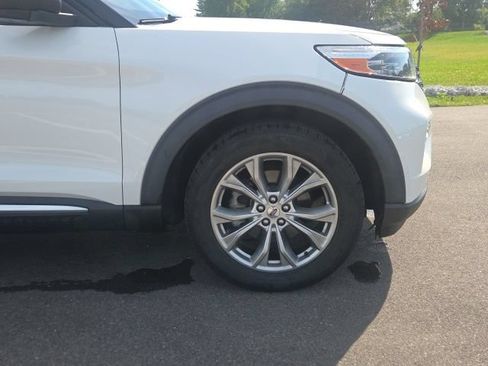 Used 2020 Ford Explorer XLT w/ Equipment Group 202A AWD/4WD image 4