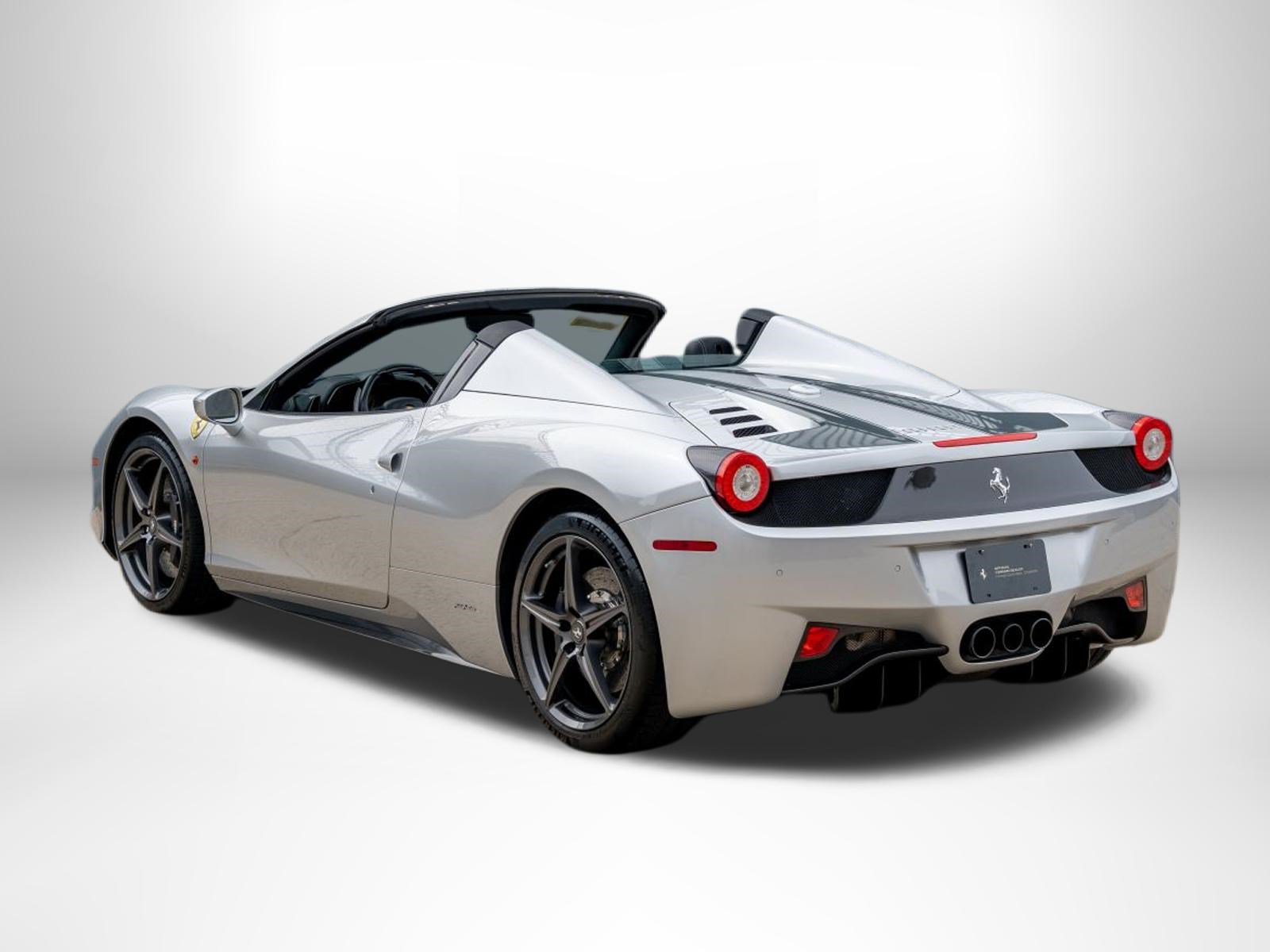Used 2012 Ferrari 458 Spider RWD image 2