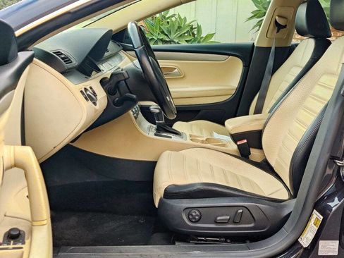 Used 2011 Volkswagen CC Sport image 10