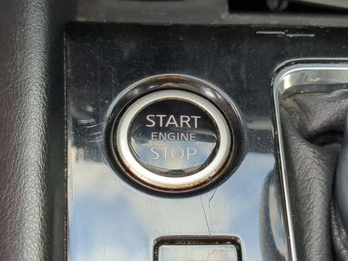 Used 2021 Nissan Kicks SR image 27