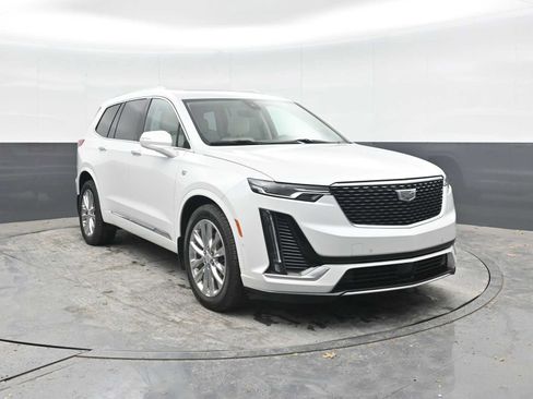 Used 2024 Cadillac XT6 Premium Luxury w/ Technology Package AWD/4WD image 6