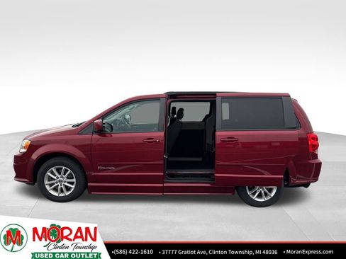 Used 2015 Dodge Grand Caravan SXT image 28