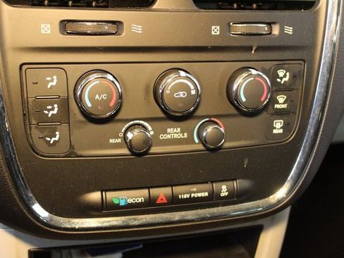 Used 2017 Dodge Grand Caravan SE w/ Power Window Group image 25