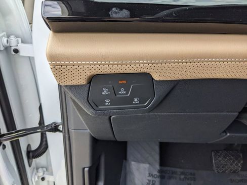 New 2026 Volkswagen Atlas Cross Sport SE FWD image 25