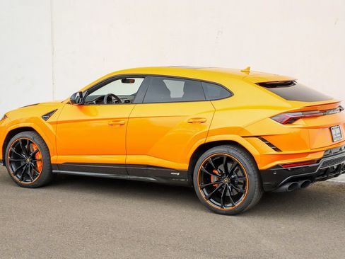 Used 2024 Lamborghini Urus S AWD/4WD image 9