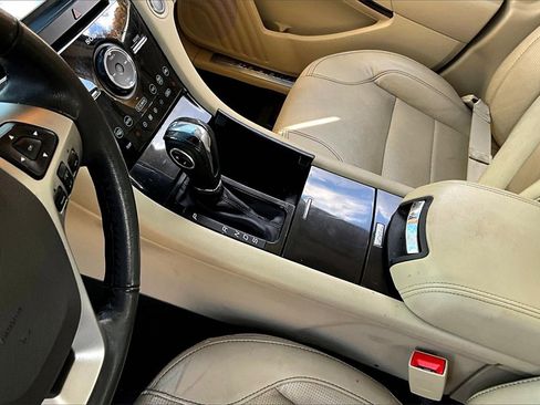 Used 2018 Ford Taurus Limited image 12