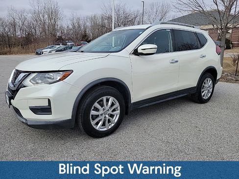 Used 2019 Nissan Rogue SV image 3