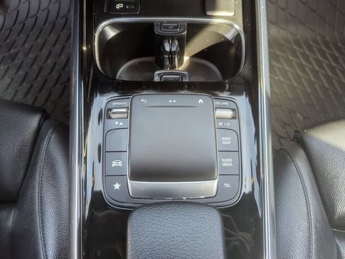 Used 2021 Mercedes-Benz GLA 250 4MATIC image 27