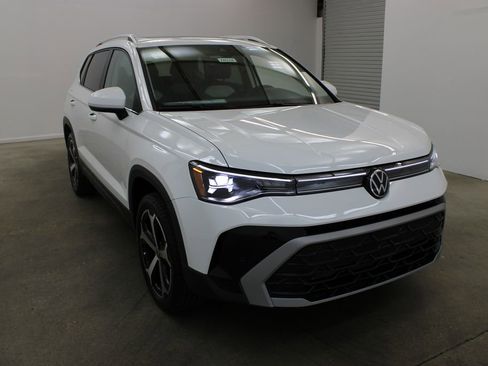 New 2026 Volkswagen Taos SEL AWD/4WD image 6