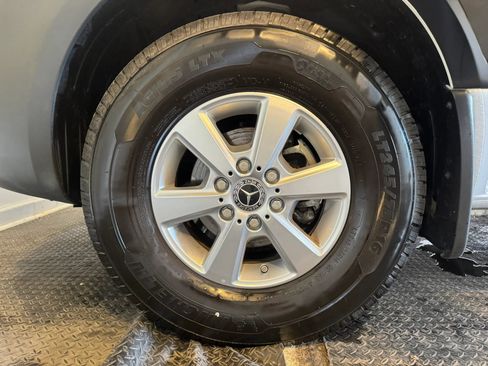 Used 2021 Mercedes-Benz Sprinter 2500 image 32
