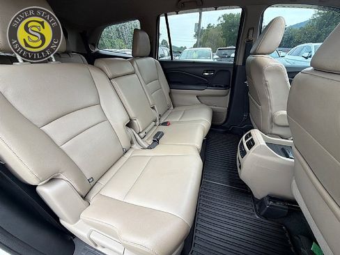 Used 2016 Honda Pilot Touring image 17