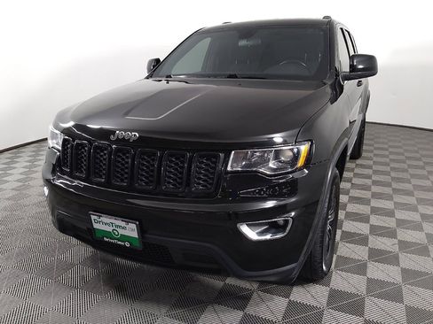Used 2020 Jeep Grand Cherokee Laredo RWD image 15