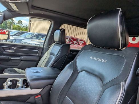 Used 2019 RAM 1500 Laramie w/ Sport Appearance Package AWD/4WD image 11