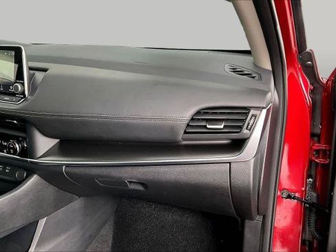 Certified 2026 Nissan Rogue SV w/ SV Premium Package FWD image 19