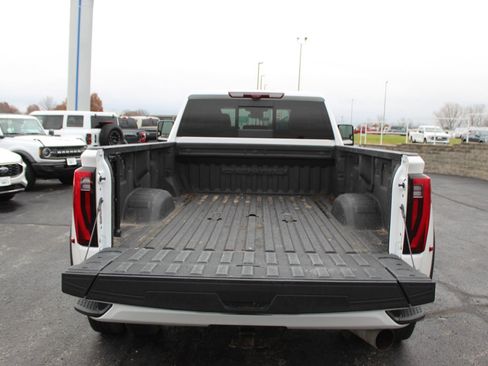 Used 2024 GMC Sierra 3500 Denali Ultimate image 11