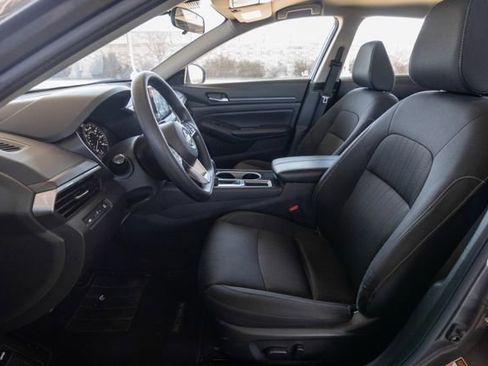 Used 2024 Nissan Altima 2.5 SV image 8