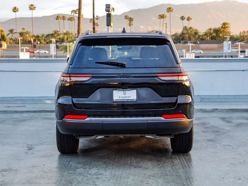 New 2026 Jeep Grand Cherokee Limited AWD/4WD image 8