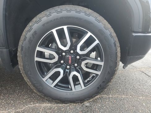 Used 2020 GMC Sierra 1500 AT4 w/ AT4 Premium Package image 9