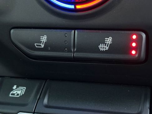 Used 2021 Chevrolet Silverado 1500 LT image 5