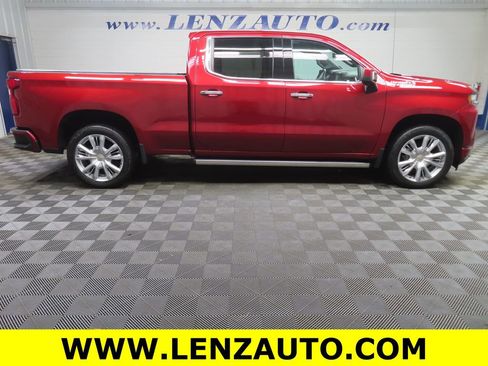 Used 2022 Chevrolet Silverado 1500 High Country w/ Technology Package image 2