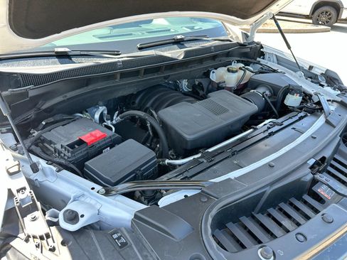 Used 2024 Chevrolet Suburban Premier RWD image 27
