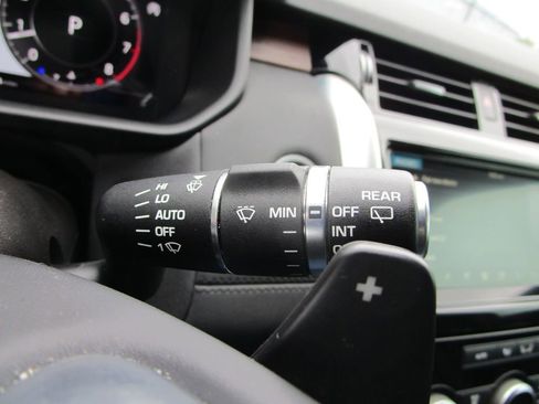 Used 2019 Land Rover Discovery HSE AWD/4WD image 33