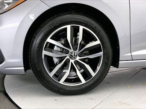 New 2026 Volkswagen Jetta SE FWD image 12