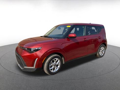 Used 2025 Kia Soul LX w/ LX Technology Package image 5