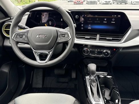 New 2026 Chevrolet Trax LT w/ Driver Confidence Package FWD image 2