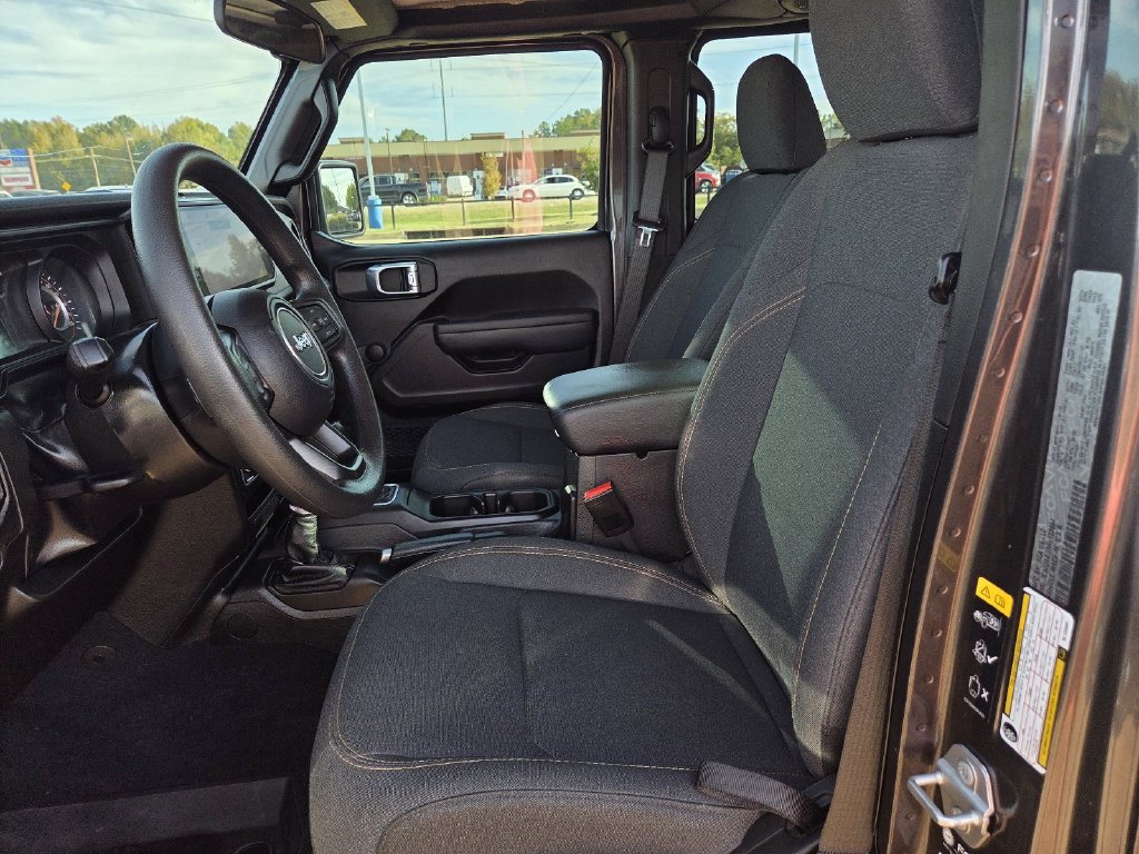 Used 2024 Jeep Gladiator Sport AWD/4WD image 13
