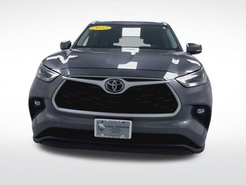 Used 2022 Toyota Highlander XLE AWD/4WD image 21