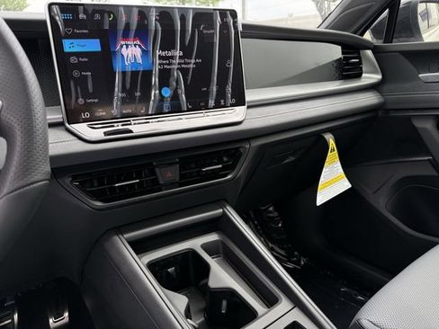 New 2026 Volkswagen Tiguan SE R-Line FWD image 13