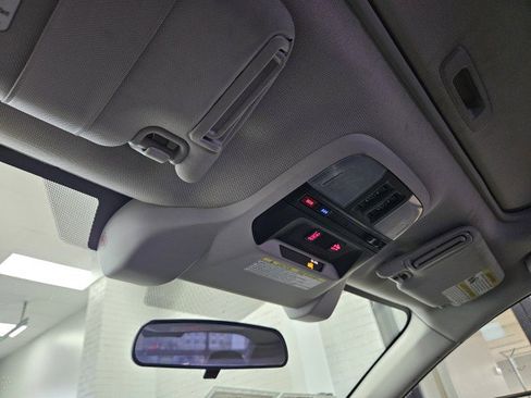 Used 2017 Subaru Impreza 2.0i Limited image 21