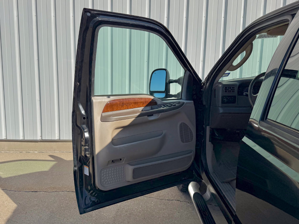Used 2003 Ford F350 Lariat AWD/4WD image 14