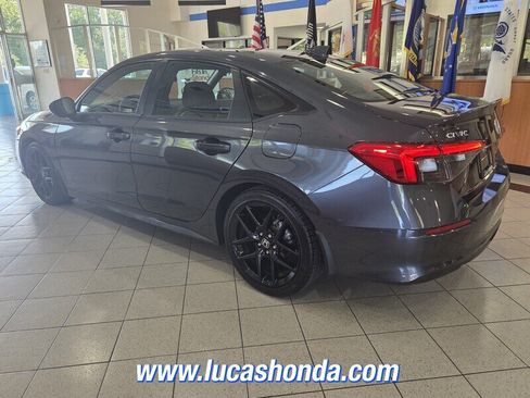 Used 2023 Honda Civic Sport image 6