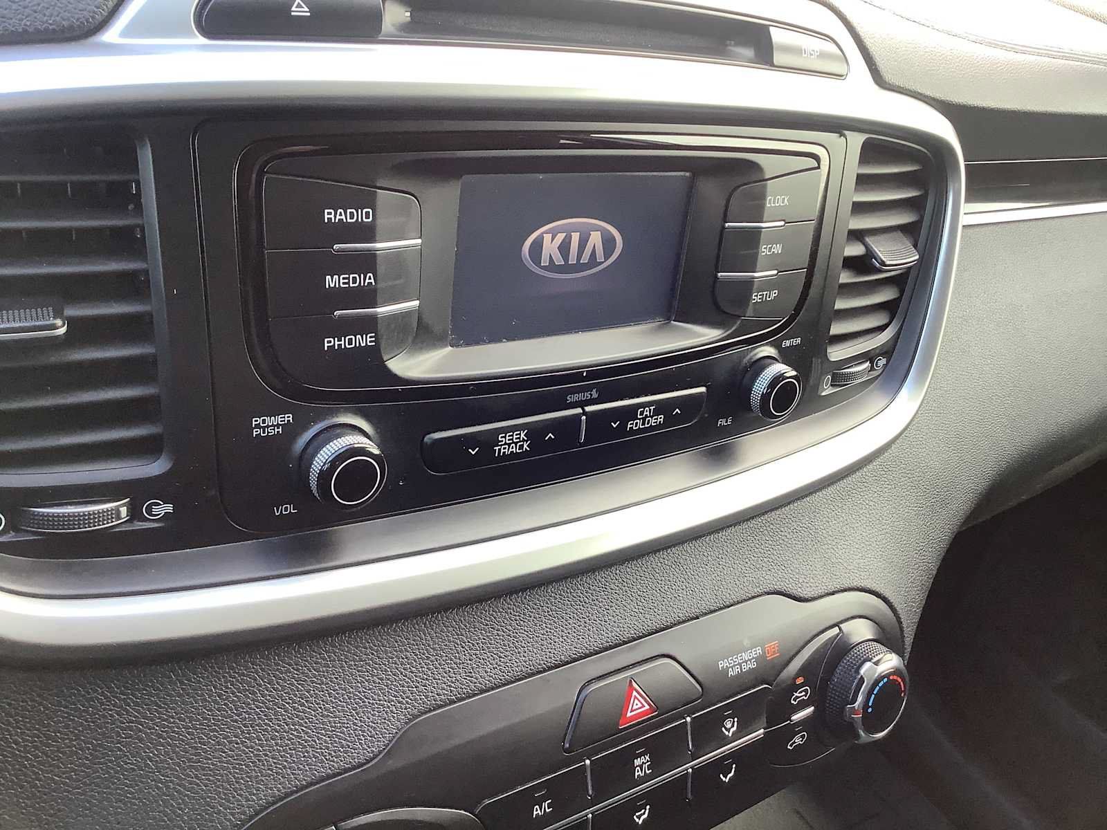 Used 2017 Kia Sorento AWD image 16