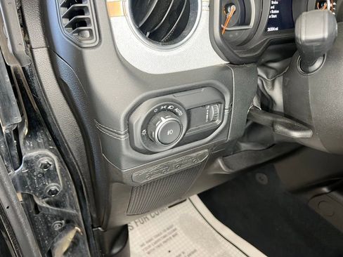 Used 2024 Jeep Wrangler Unlimited Sahara AWD/4WD image 16