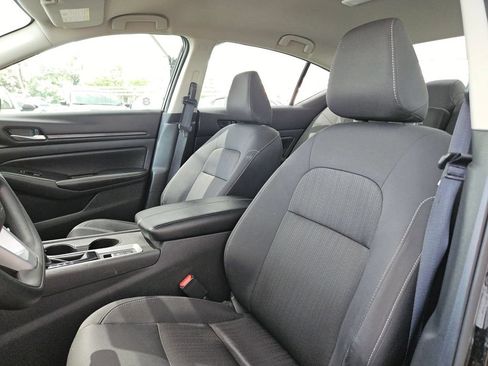Used 2025 Nissan Altima 2.5 SV AWD/4WD image 16