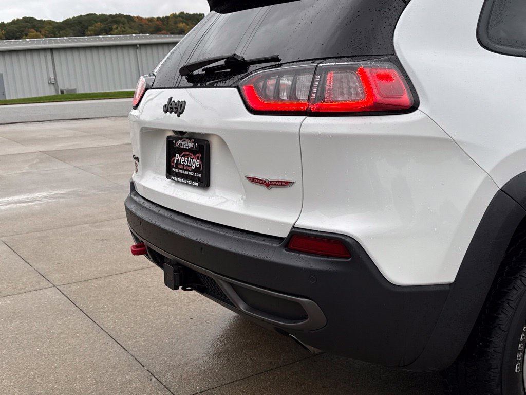 Used 2019 Jeep Cherokee Trailhawk w/ Cold Weather Group AWD/4WD image 15