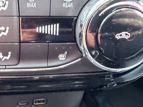 Certified 2024 Chevrolet Trax LT w/ LT Convenience Package FWD image 25