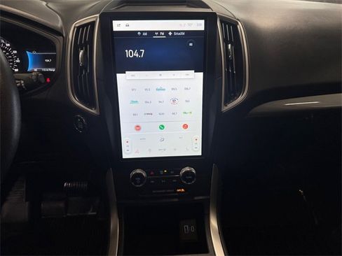 Used 2023 Ford Edge SEL image 5