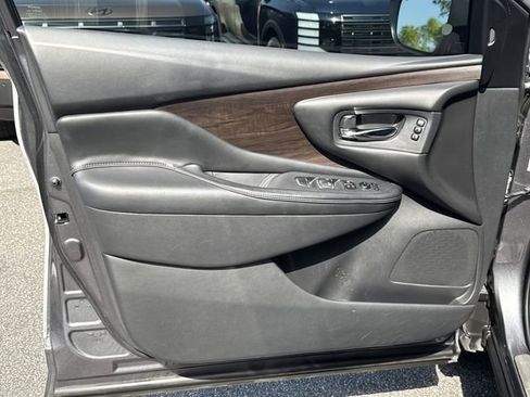 Used 2020 Nissan Murano Platinum w/ Cargo Package FWD image 10