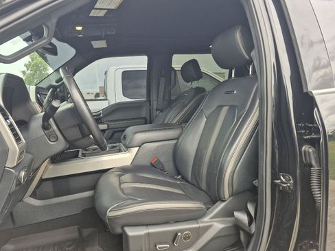 Used 2022 Ford F450 Platinum w/ FX4 Off-Road Package AWD/4WD image 2
