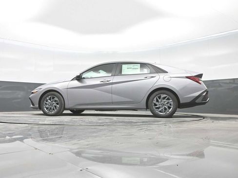New 2026 Hyundai Elantra Blue image 16
