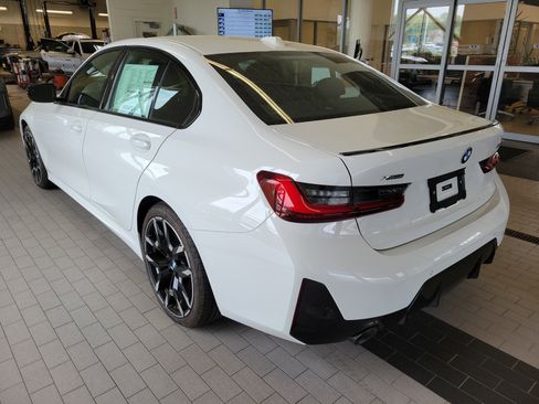 New 2026 BMW 330i xDrive Sedan w/ M Sport Package AWD/4WD image 5