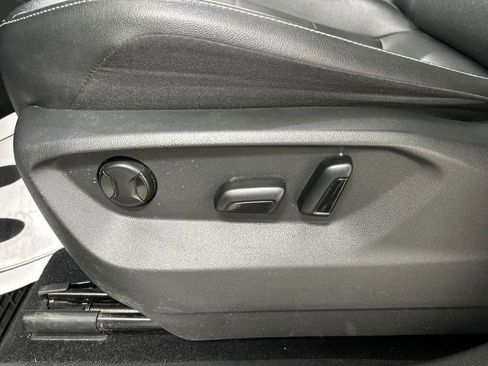 Used 2018 Volkswagen Tiguan SEL AWD/4WD image 10